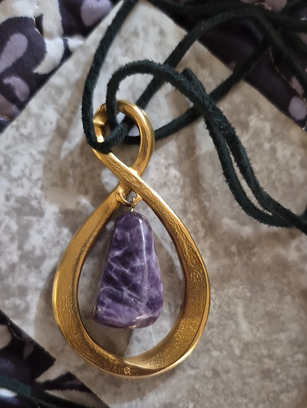 Vintage Avon Gold Infinity Amethyst Stone Dangle pendant Necklace